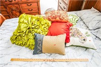 (7) Decorative Pillows