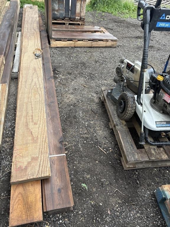 Lot: lumber