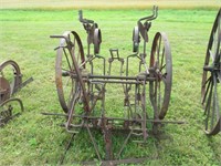 John Deere Cultivagor with hilling discs