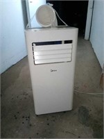 10000 BTU Midea Portable air conditioning unit.