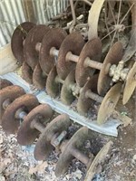 ANTIQUE PULL-BEHIND JOHN DEERE CULTIVATOR WITH