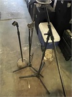 3 Mic stands