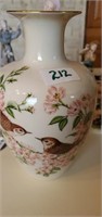 Lenox the Lincoln vase 9 3/8 in tall