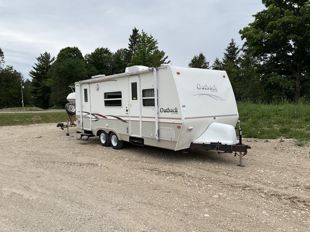 2003 Outback 25' Travel Trailer