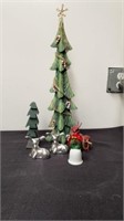 18” Christmas tree with figurines