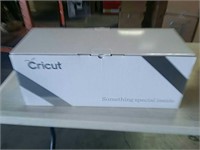 Cricut by Anna Griffin