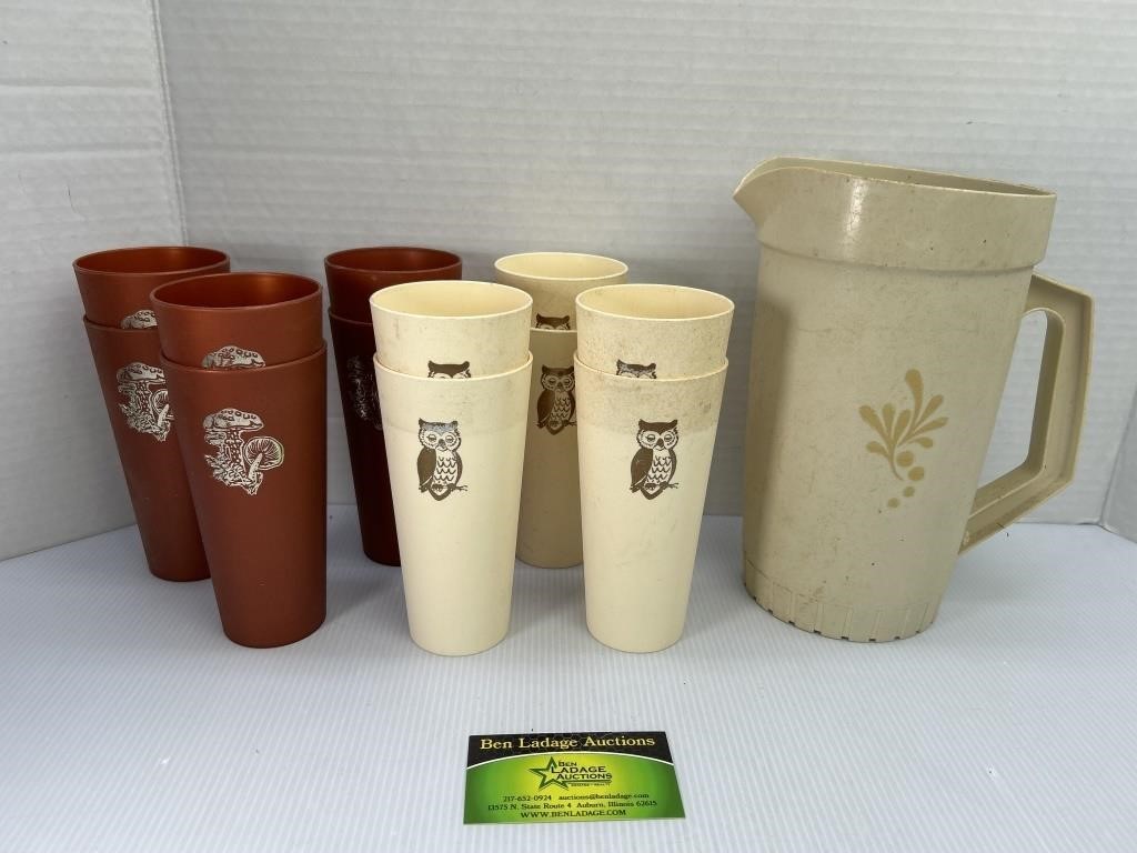 Vintage Tupperware Pitcher and Glasses