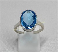 Sterling silver blue topaz (6.75 cts) ring, Bague