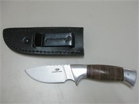 7" Mossy Oak Knife In Leather Sheath