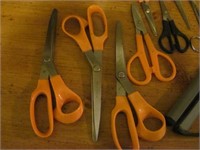 W519 - Scissors Lot
