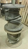 2 reels of hoses for hydraulic and pneumatic
