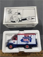 First Gear 1/34 Scale 1953 Ford C-600 Straight