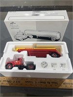 First Gear 1/34 scale 1960 Model B-61 Mack