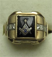 10K Yellow Gold Masonic Men's Ring. Size 7. 4