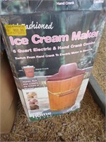 Ice cream maker