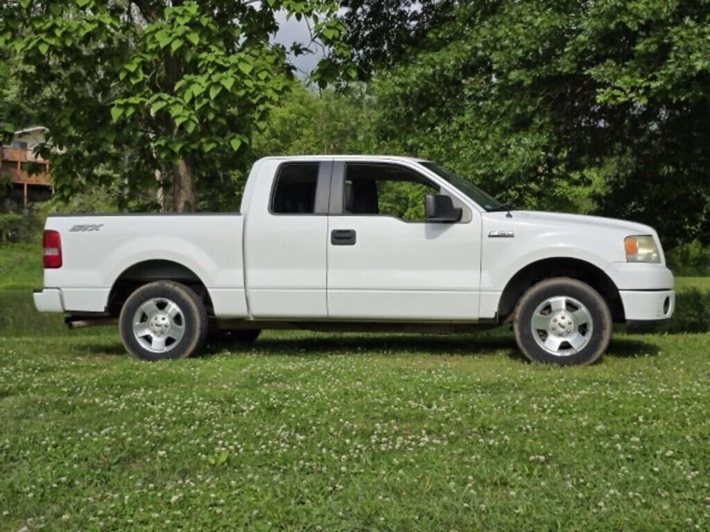 2007 Ford F150 Ext. Cab STX 2wd Truck