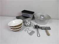 Pans & Vintage Pastry Cutters