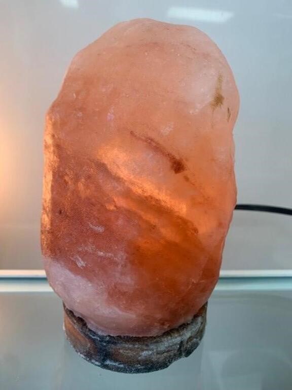 Salt Rock Lamp (a)
