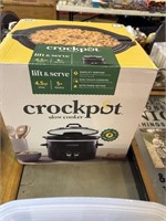 New  slow cooker crockpot, 4.5 quart