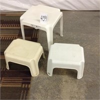 Plastic table, 2 step stools