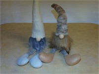 2 Woodland Shelf Sitter Gnomes