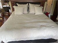 Linen bedding for king size bed