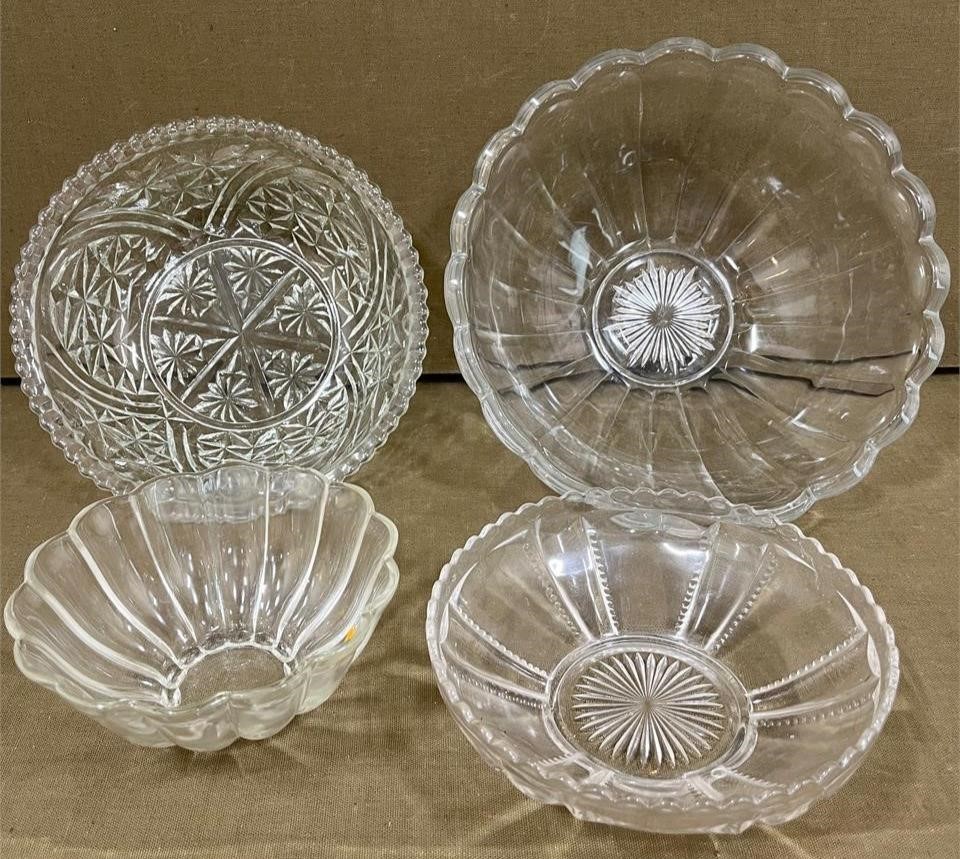 4 Decorative Glass Bowls