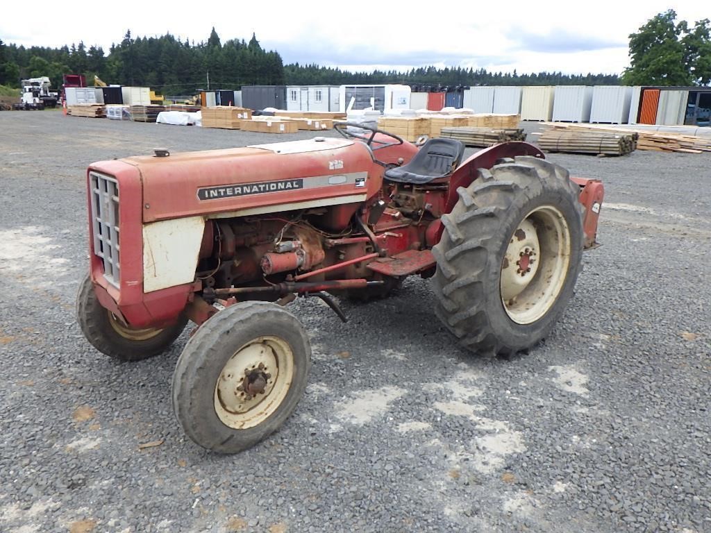 1976 International Harvester 364 Tractor