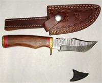 256 - DAMASCUS STEEL KNIFE W/LEATHER SHEATH (C11)