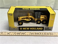 Ertl New Holland G200 Model Toy Grader