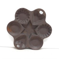 Cast iron pan heart round fluted