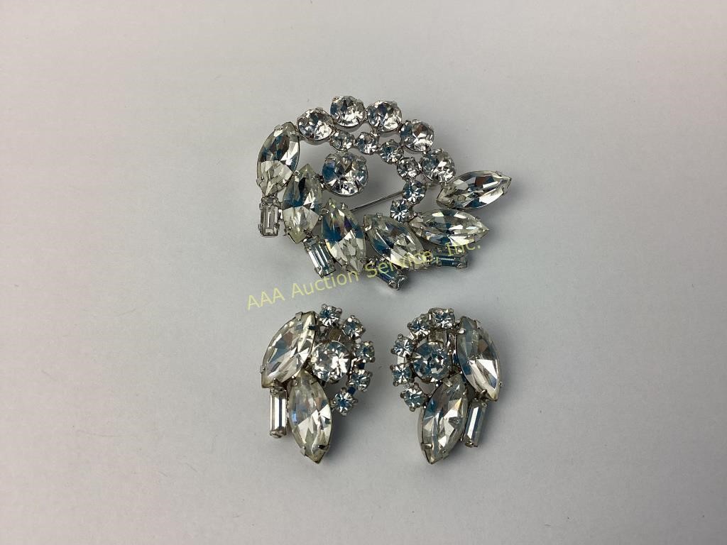 Vintage B. David white rhinestone brooch & clip