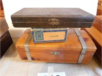 Vintage: cedar jewelry box with sailing ship