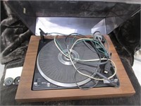 LXI SERIES CASSETE TAPE DECK AND TURNTABLE