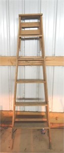 6' Davidson wood ladder