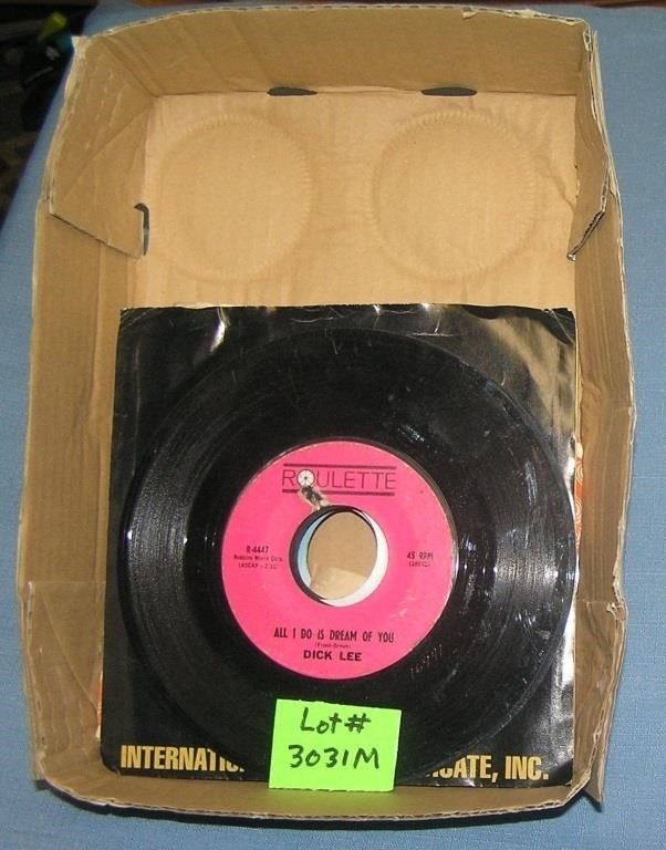 Mixed group of vintage 45 RPM records