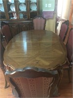 Thomasville Dining Table w/3 leaves and 8 chairs