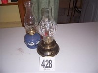 1 METAL BOTTOM OIL LAMP WITH SHADE, 1 OIL LAMP