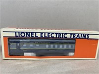 Lionel B&O dining car with illuminated interior