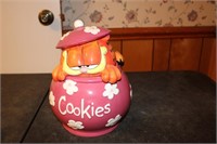 Garfield cookie jar
