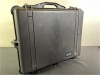 Pelican 1600 Waterproof Equipment Case