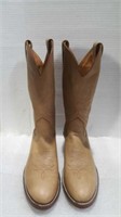 Size 9.5 B cowboy boots