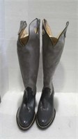 Size 5.5 B cowboy boots