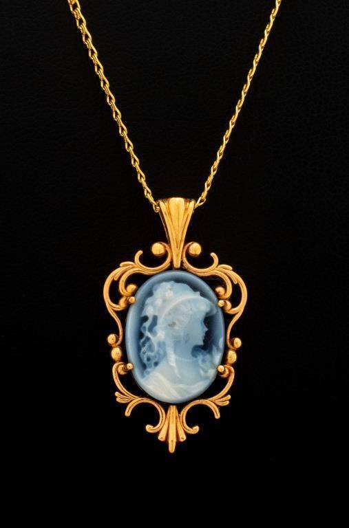 10K Tri-Color Gold Cameo Pendant Necklace