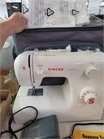 Singer sewing machine and carry case