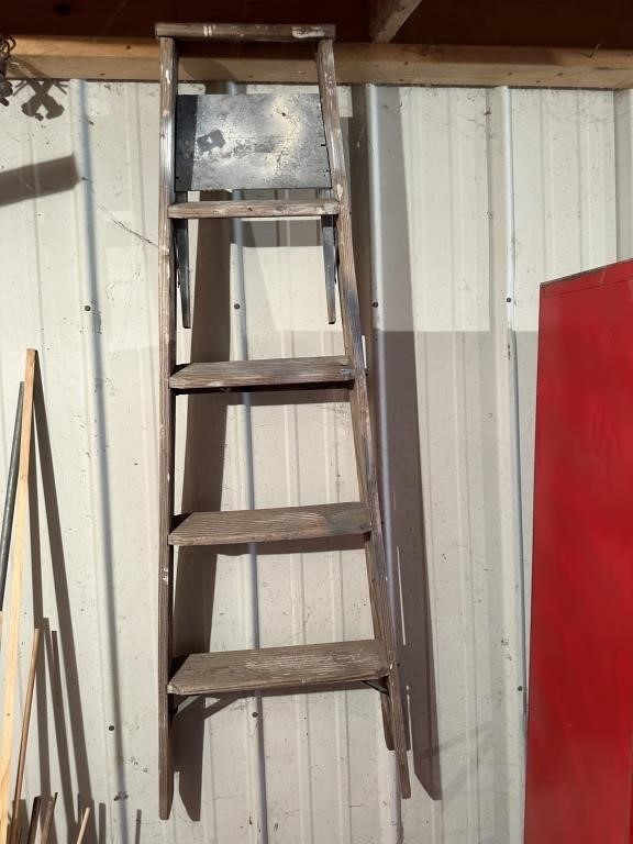 5' wood step ladder