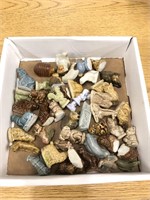 Box of Wade English figurines - lots of