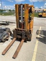 PETTIBONE FORKLIFT (MODEL 50-GA) WITH 3,295