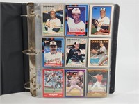 BINDER FULL OF ASSORTED BASEBALL CARDS