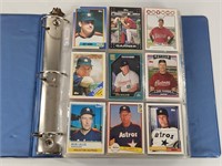 BINDER FULL OF ASSORTED BASEBALL CARDS